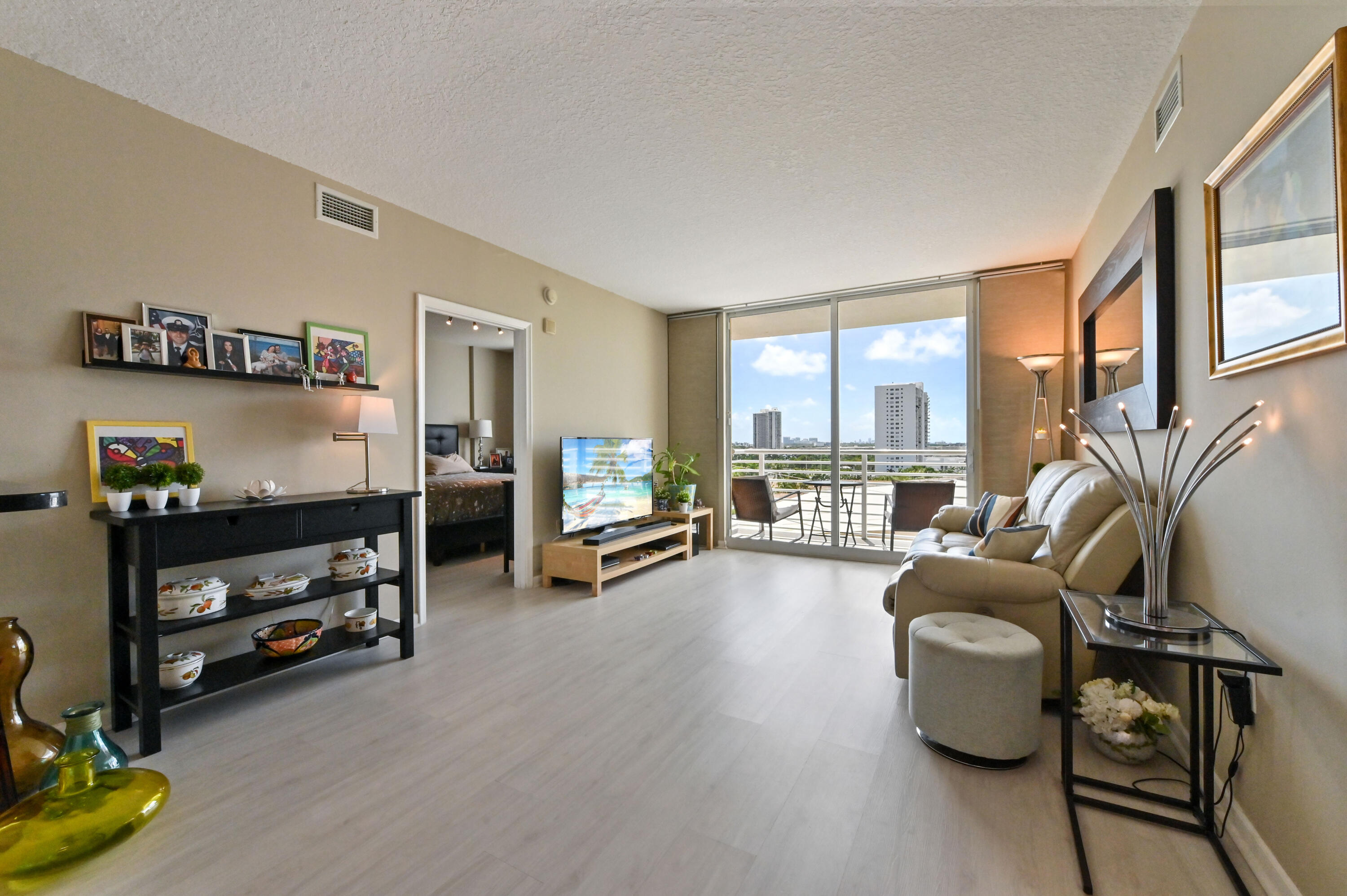 VENTURE - Residential