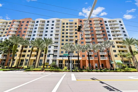 18800 NE 29th Avenue Unit 816, Aventura, FL MLS: R11070092