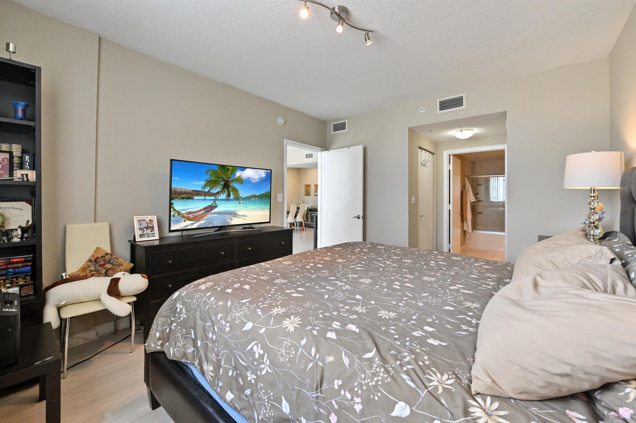 VENTURE - Residential