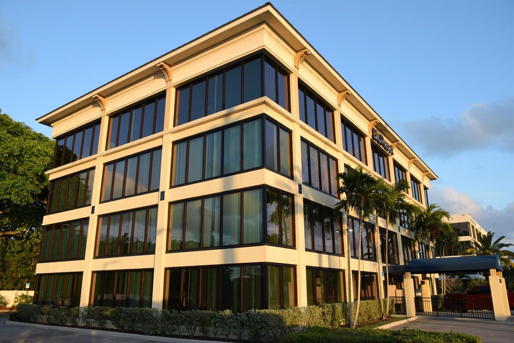 Photo of 630 Us Highway 1, North Palm Beach, FL 33408 (MLS # R11031556)