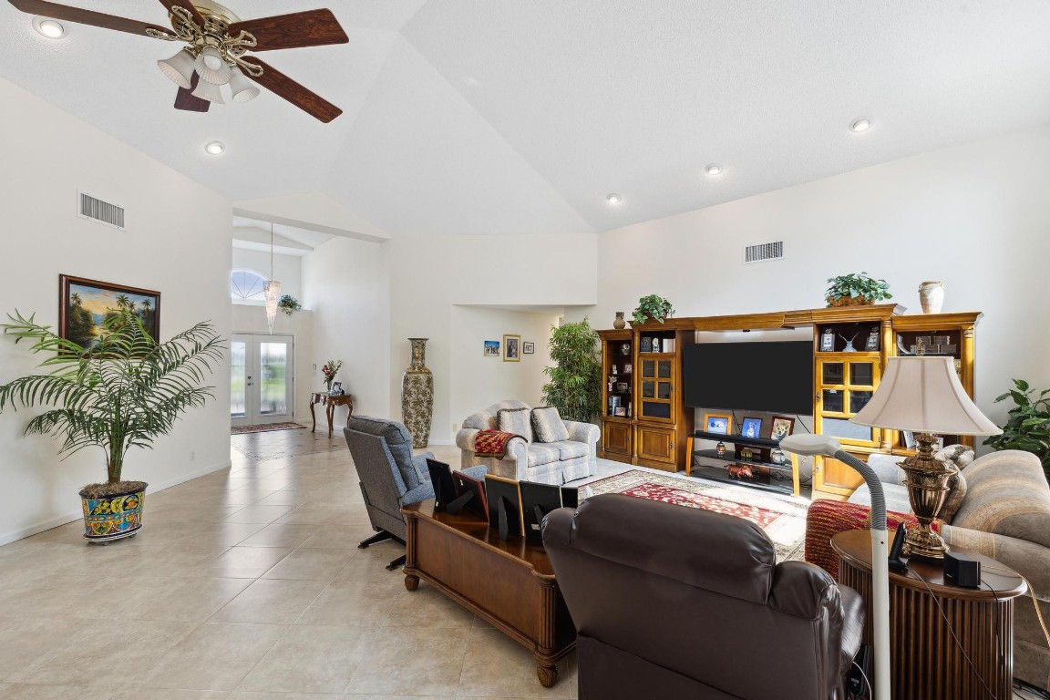 La Joya - Residential