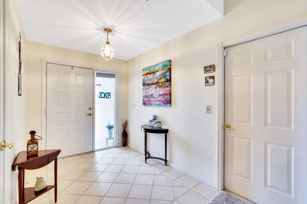 Photo of 262 W Moccasin Trail W, Jupiter, FL 33458 (MLS # R10952246)