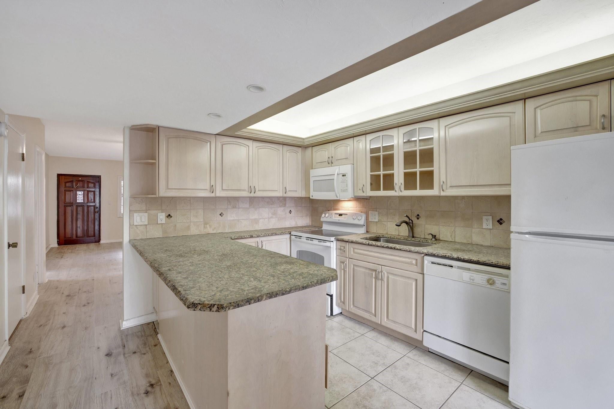 917 NE 16TH Avenue 7