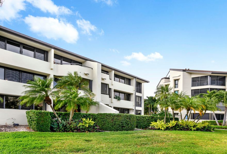 Stunning views from every room of this 4 bedroom 3 full bath condo end unit with loft. Also INCLUDED YOUR OWN PROTECTED BOAT SLIP IN HARBOR VILLAGE PRIVATE MARINA. 1 1/2 miles to Palm Beach Inlet. NO FIXED BRIDGES. Beautifully wood vaulted ceilings. Buildings up to date with all Florida building codes. No Special Assessments. Screened porch with electric hurricane shutters. Assigned parking with separate 6'x8' storage. Pool with hot tube. 2 mile walking path along the water. 
27/7 manned security gate. Belle's restaurant on premises.