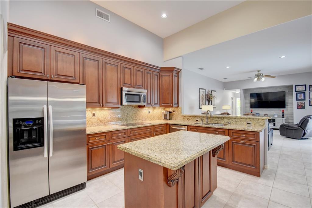 WATERSIDE@CORAL CREEK - Residential