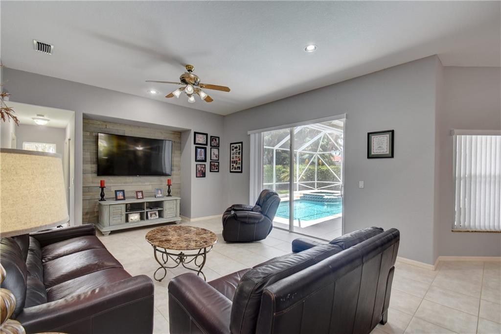 WATERSIDE@CORAL CREEK - Residential