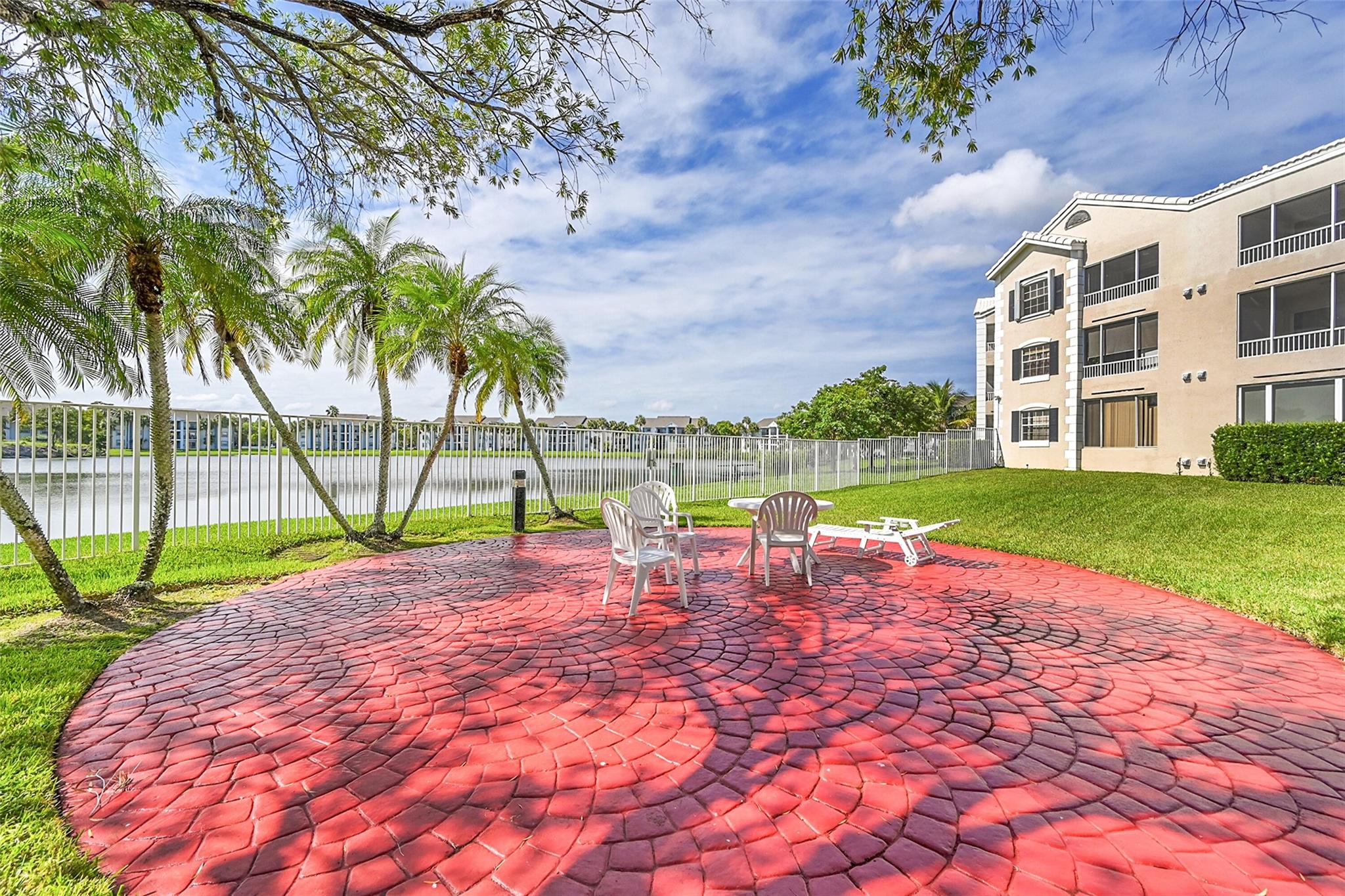 Lakeview Club Condo - Residential