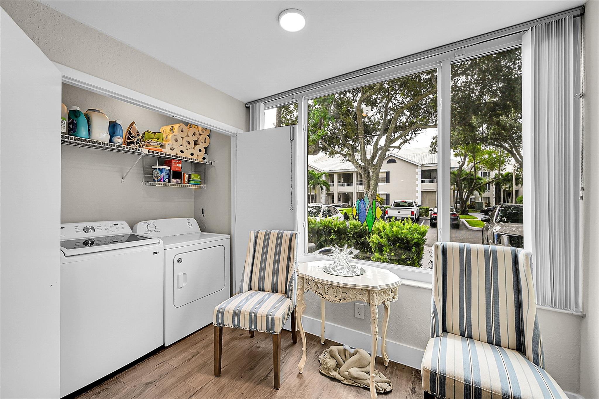 Lakeview Club Condo - Residential