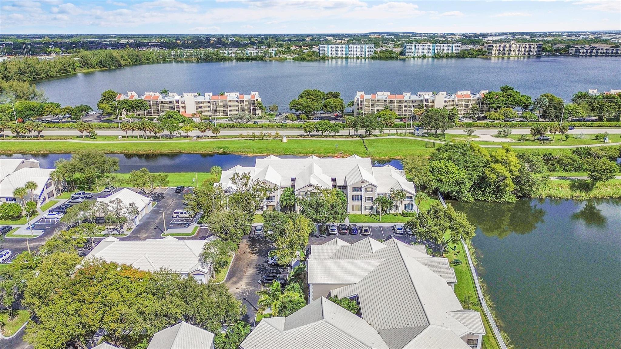 Lakeview Club Condo - Residential