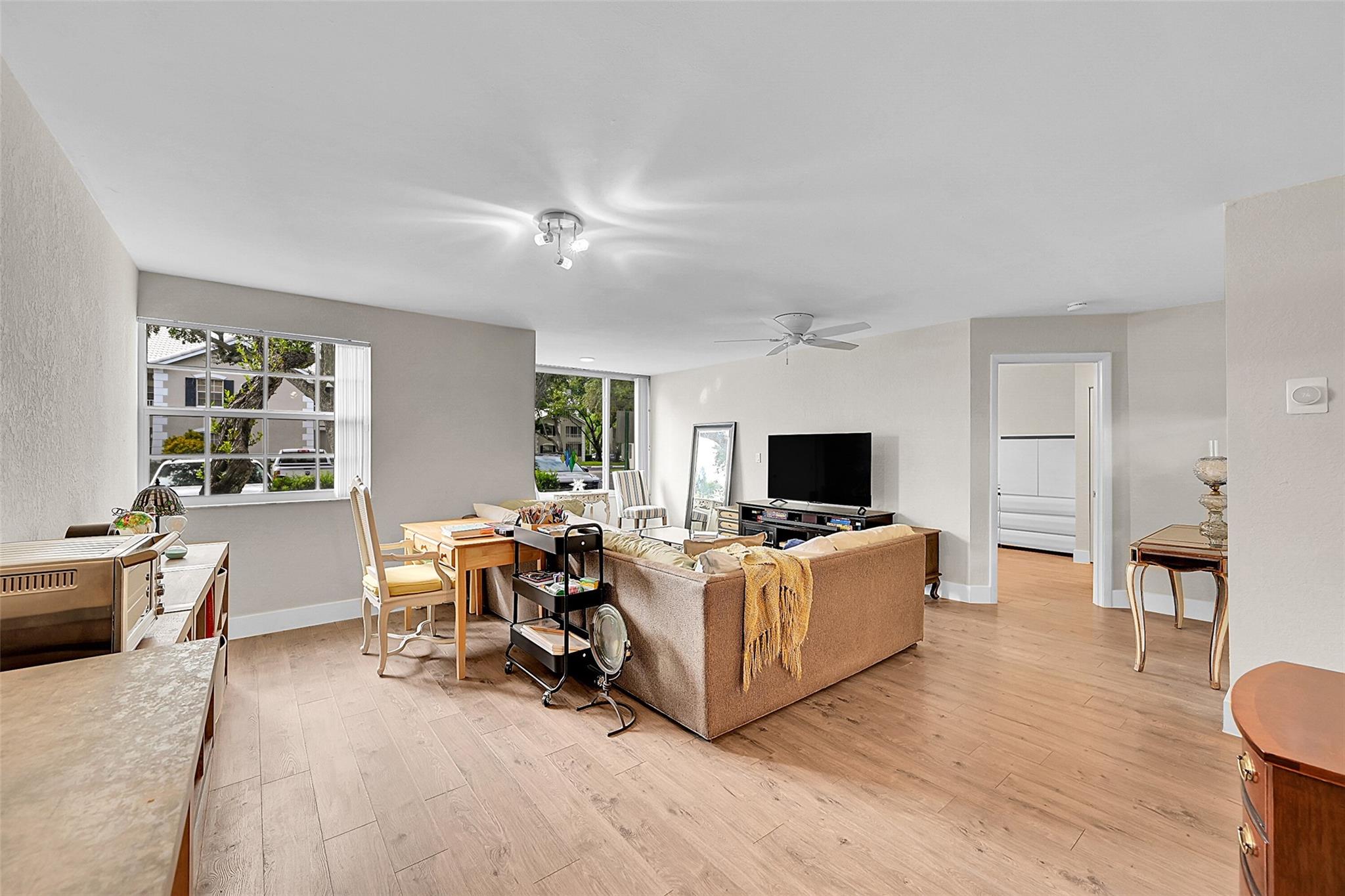 Lakeview Club Condo - Residential