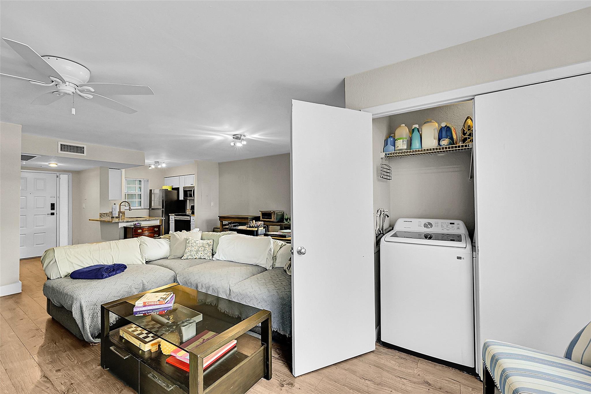 Lakeview Club Condo - Residential