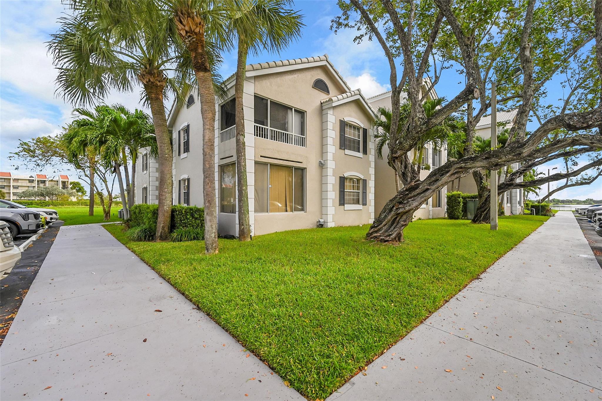 Lakeview Club Condo - Residential