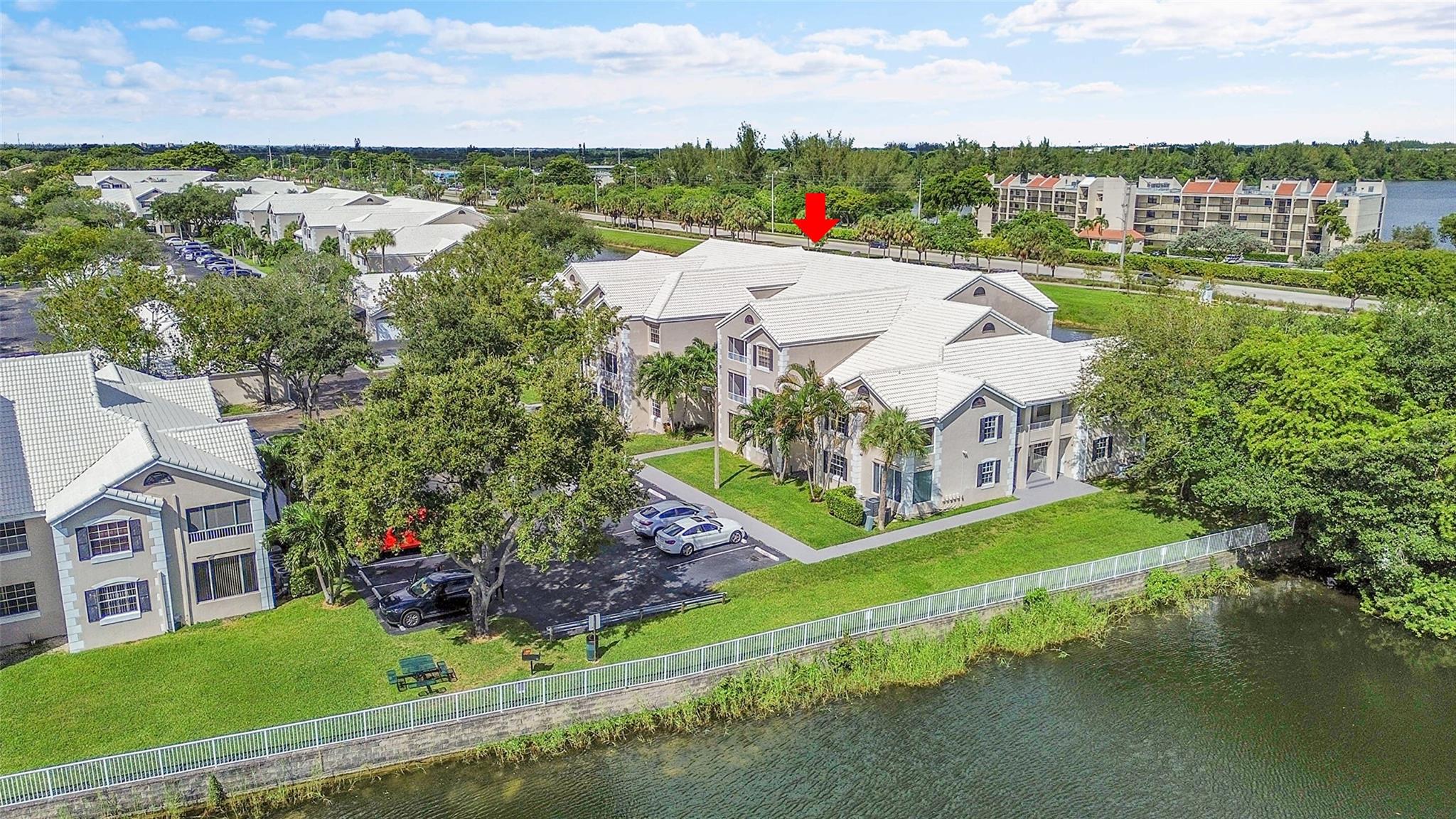 Lakeview Club Condo - Residential