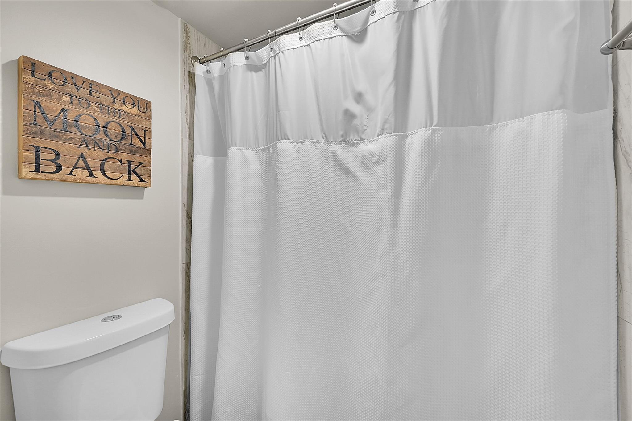 Lakeview Club Condo - Residential