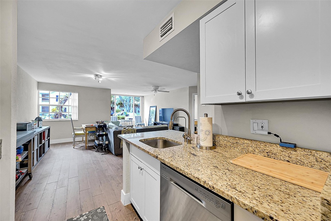 2841 N Oakland Forest Drive 106