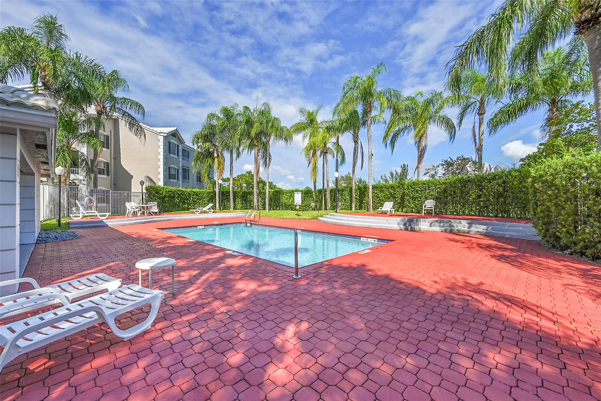 Lakeview Club Condo - Residential