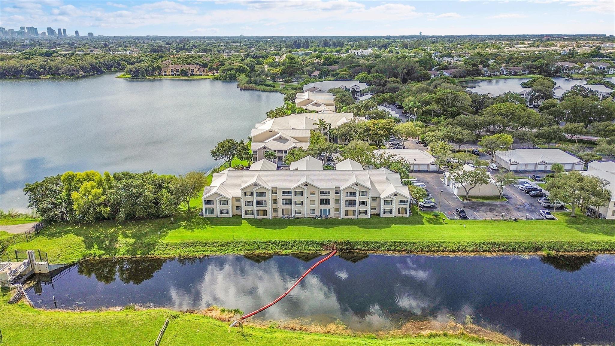 Lakeview Club Condo - Residential