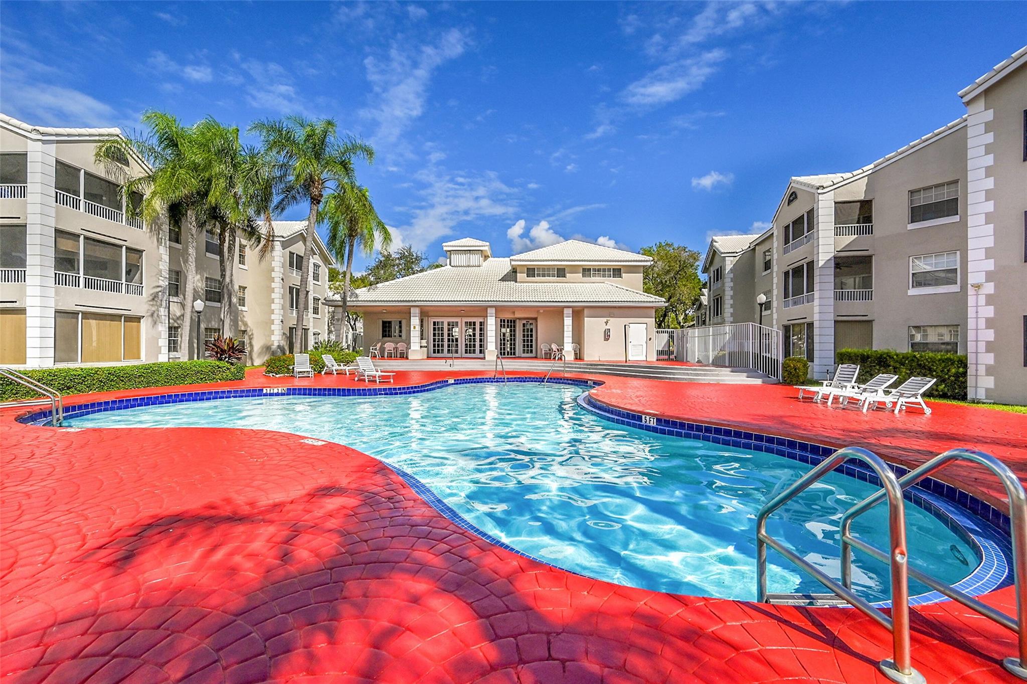 Lakeview Club Condo - Residential