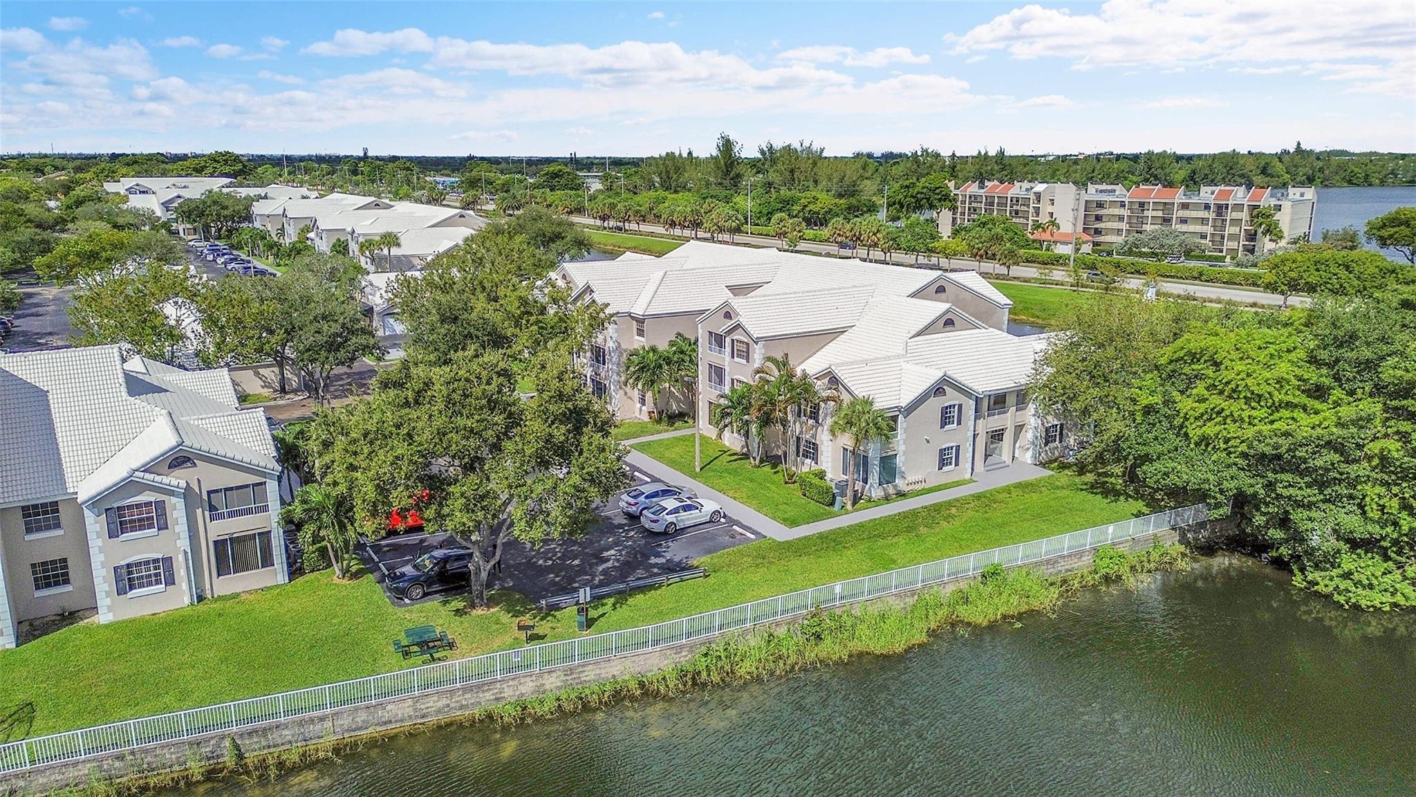 Lakeview Club Condo - Residential
