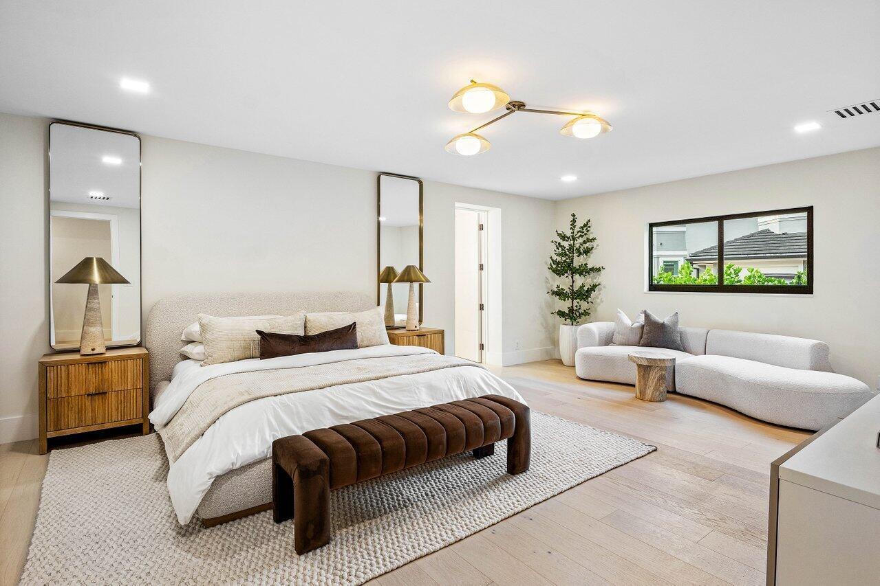 LONG LAKE ESTATES - Residential