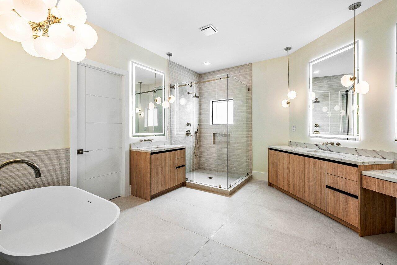 LONG LAKE ESTATES - Residential