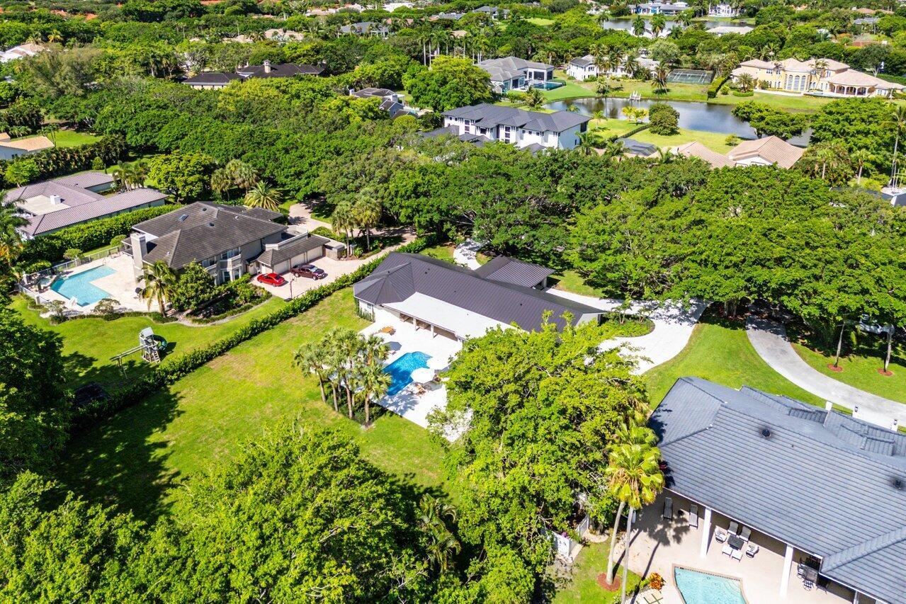 LONG LAKE ESTATES - Residential