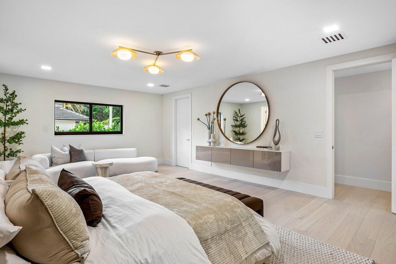 LONG LAKE ESTATES - Residential