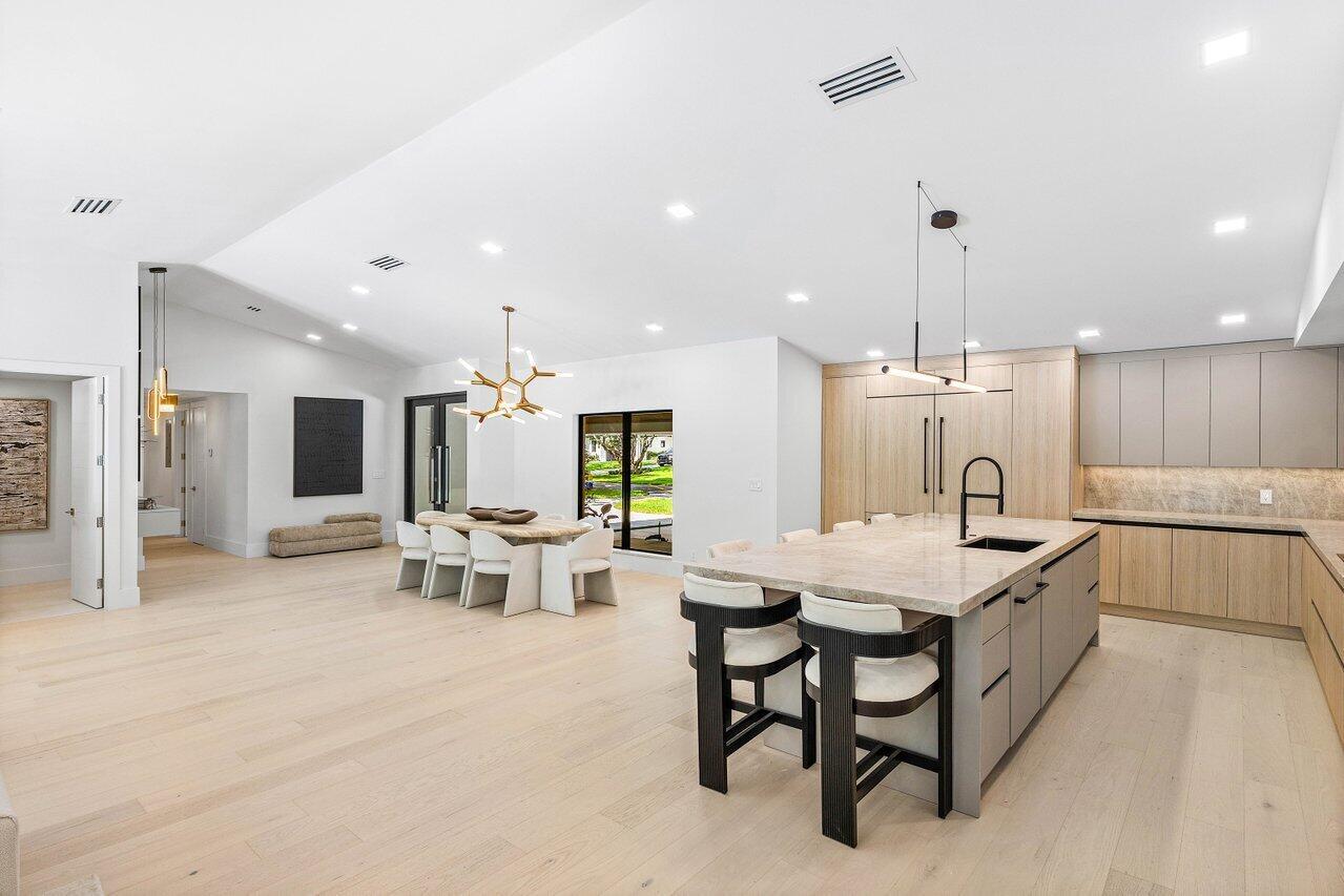 LONG LAKE ESTATES - Residential