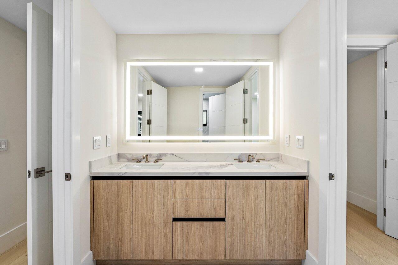 LONG LAKE ESTATES - Residential