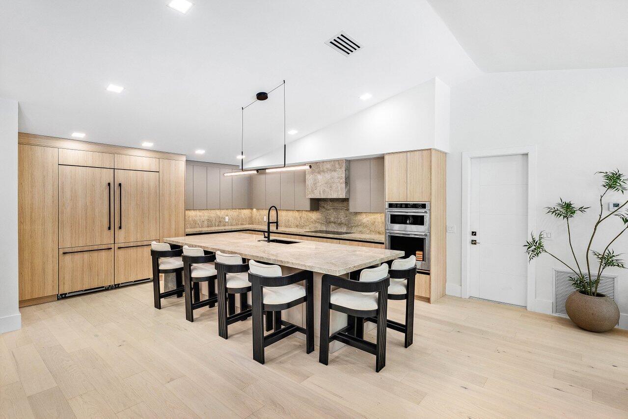 LONG LAKE ESTATES - Residential