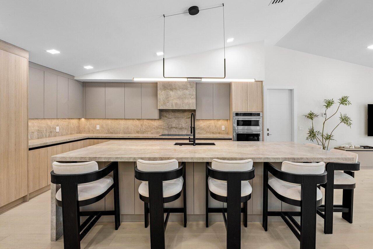 LONG LAKE ESTATES - Residential