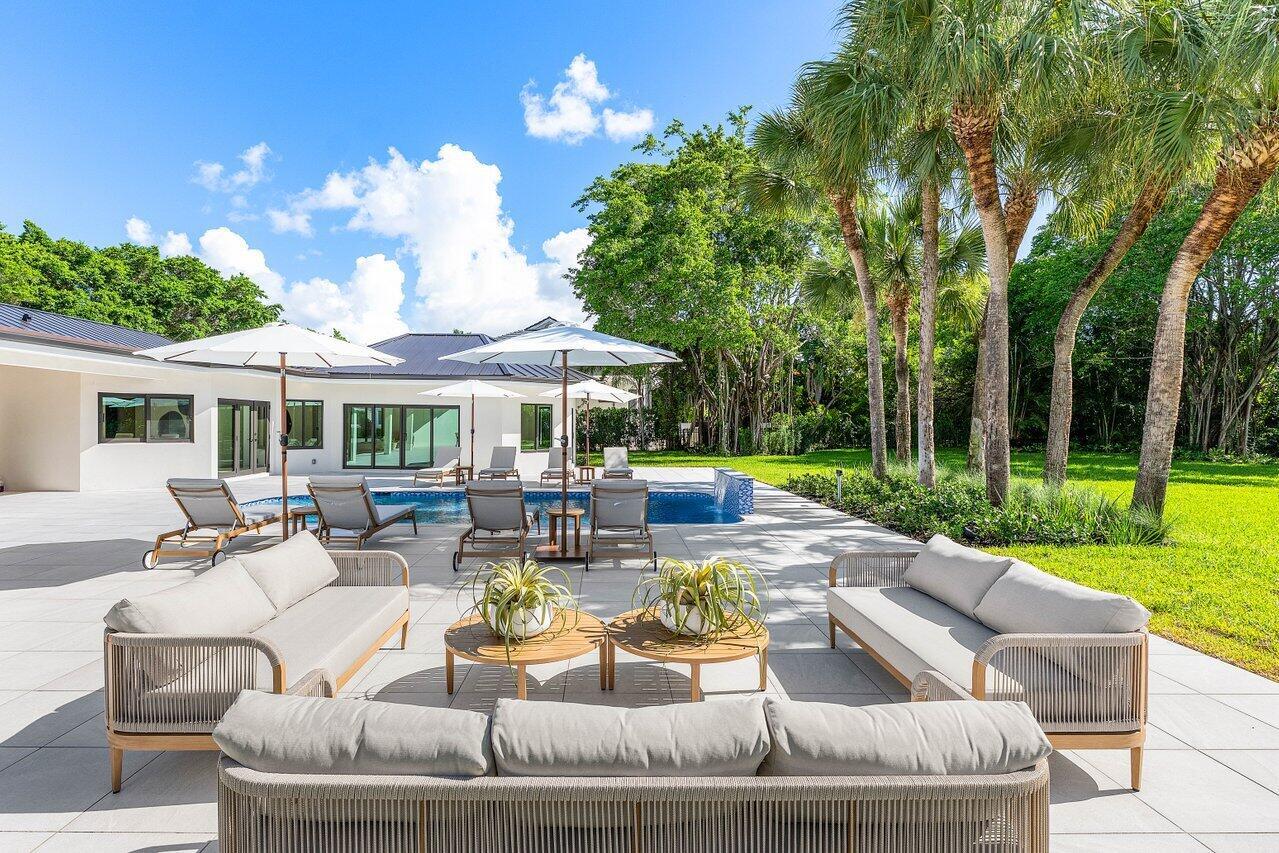 LONG LAKE ESTATES - Residential