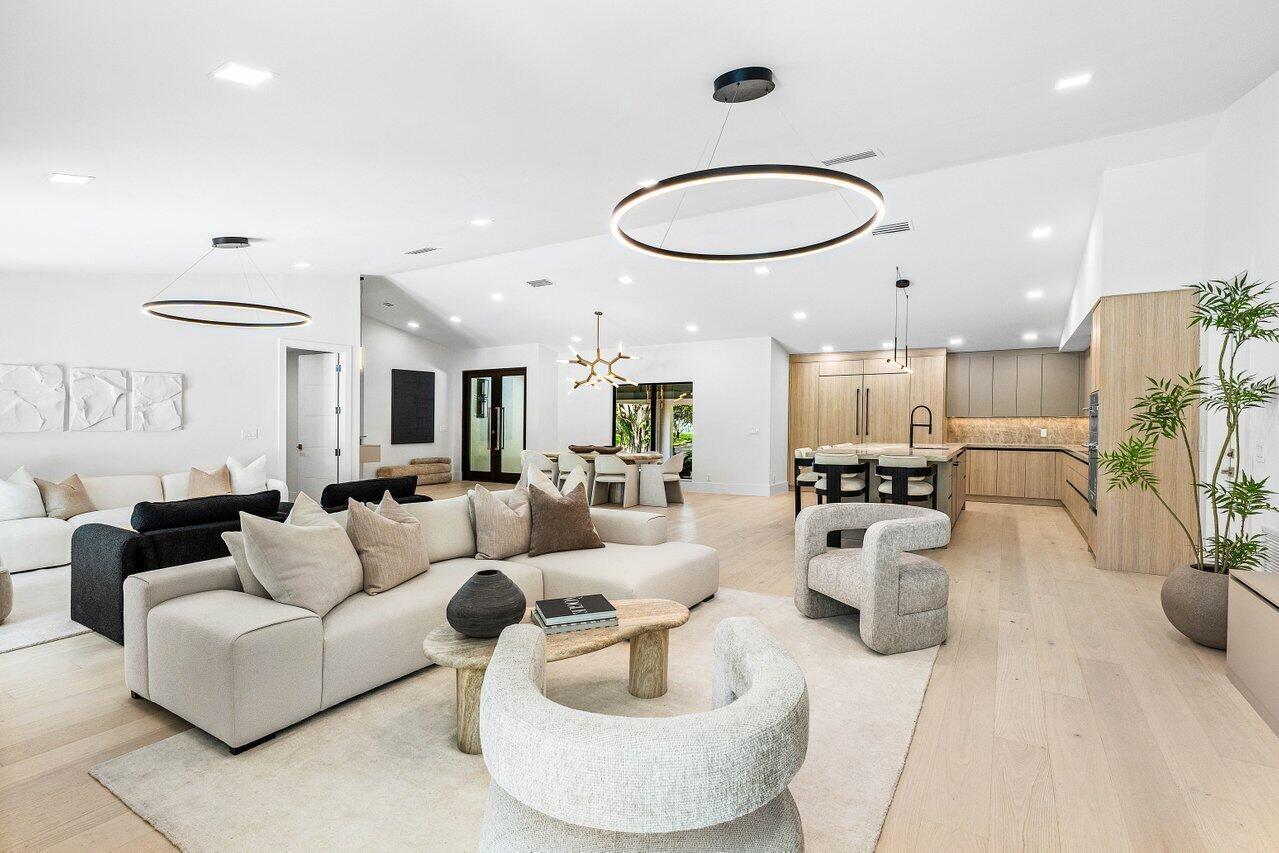 LONG LAKE ESTATES - Residential