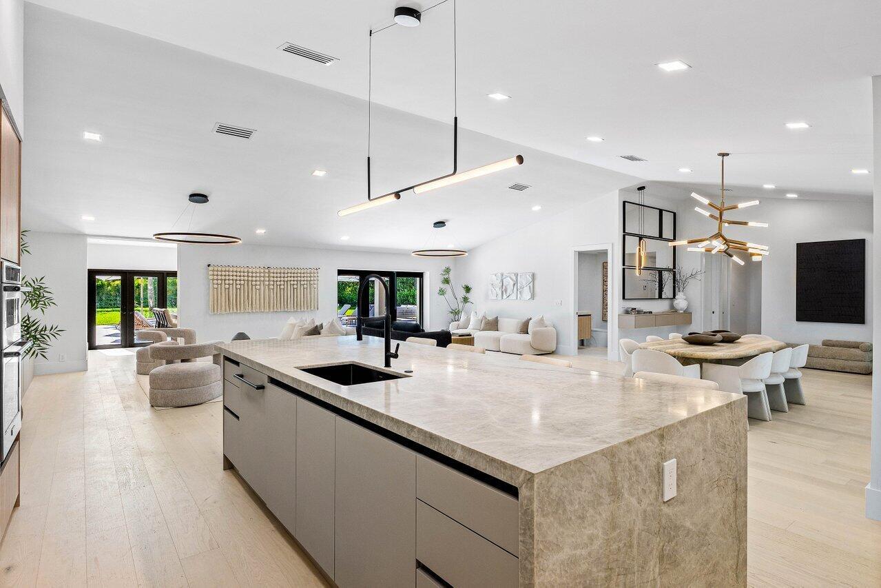 LONG LAKE ESTATES - Residential