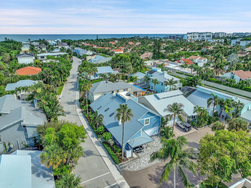 Photo of 600 Xanadu Place, Jupiter, FL 33477 (MLS # R11138442)