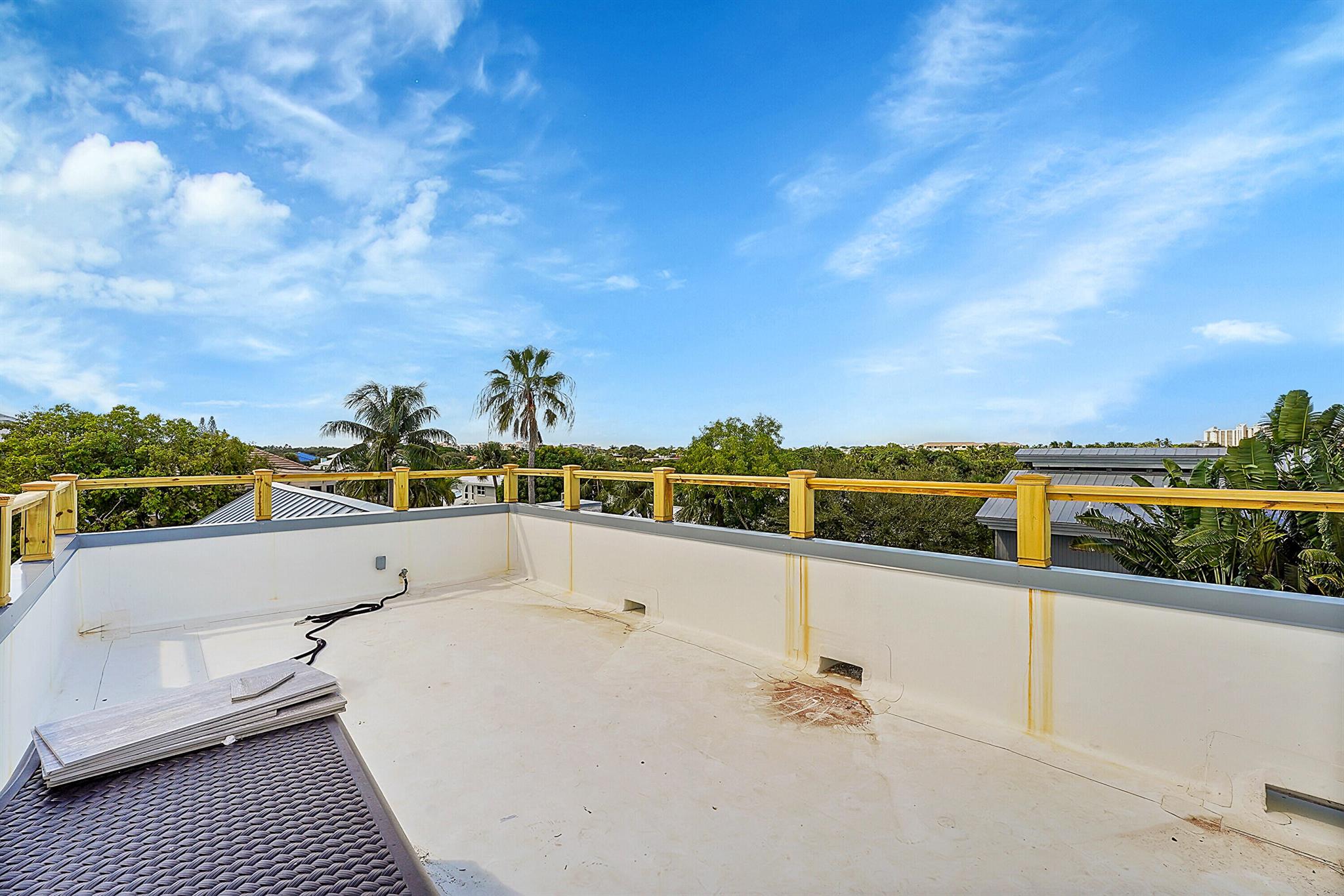 XANADU BY THE SEA - Residential Lease