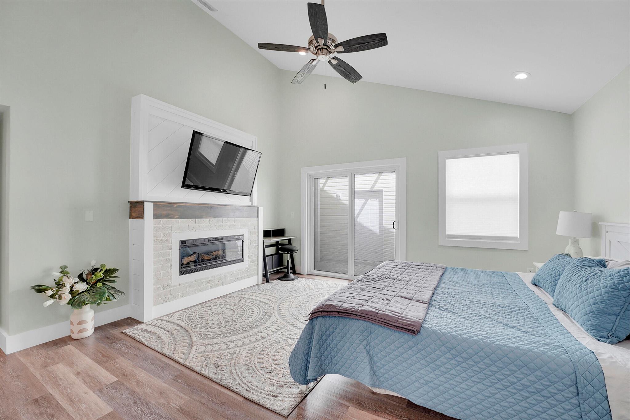 XANADU BY THE SEA - Residential Lease