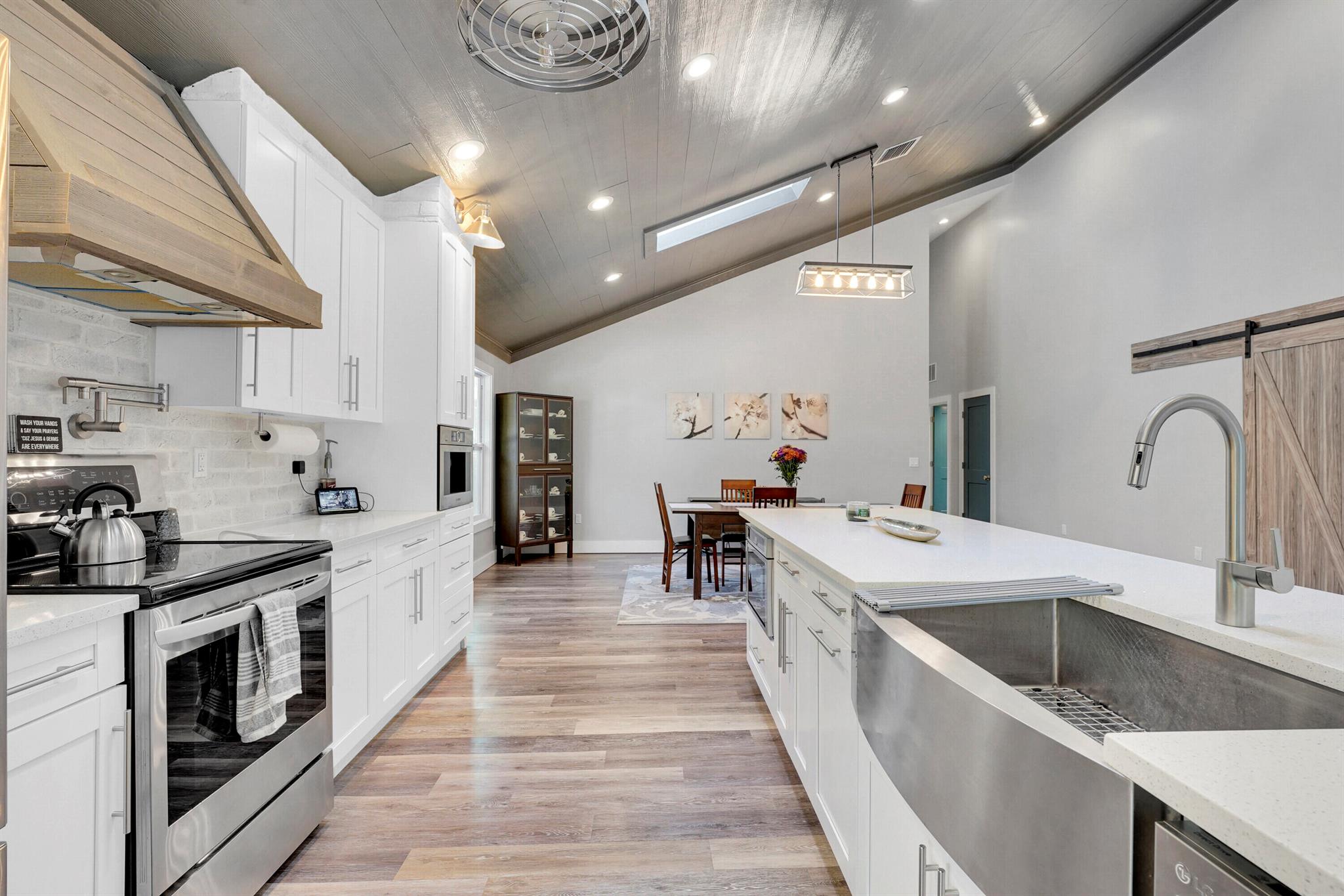 XANADU BY THE SEA - Residential Lease