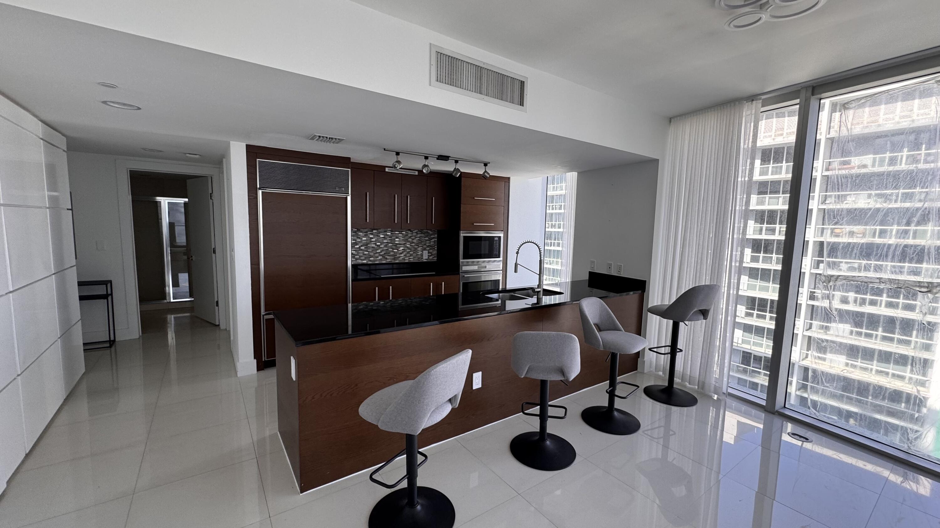 ICONBRICKELL CONDO NO 1 - Residential
