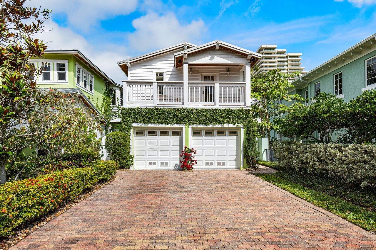 215 Vallette Way