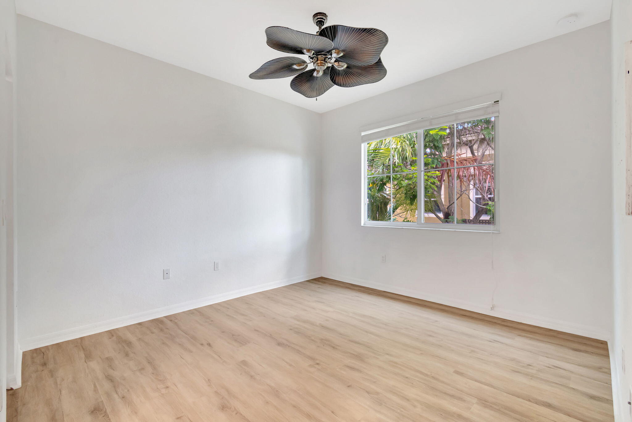 MONTEREY BAY TR - Residential Lease