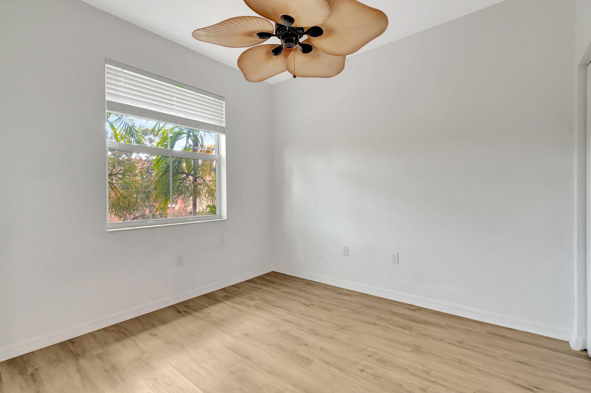 MONTEREY BAY TR - Residential Lease