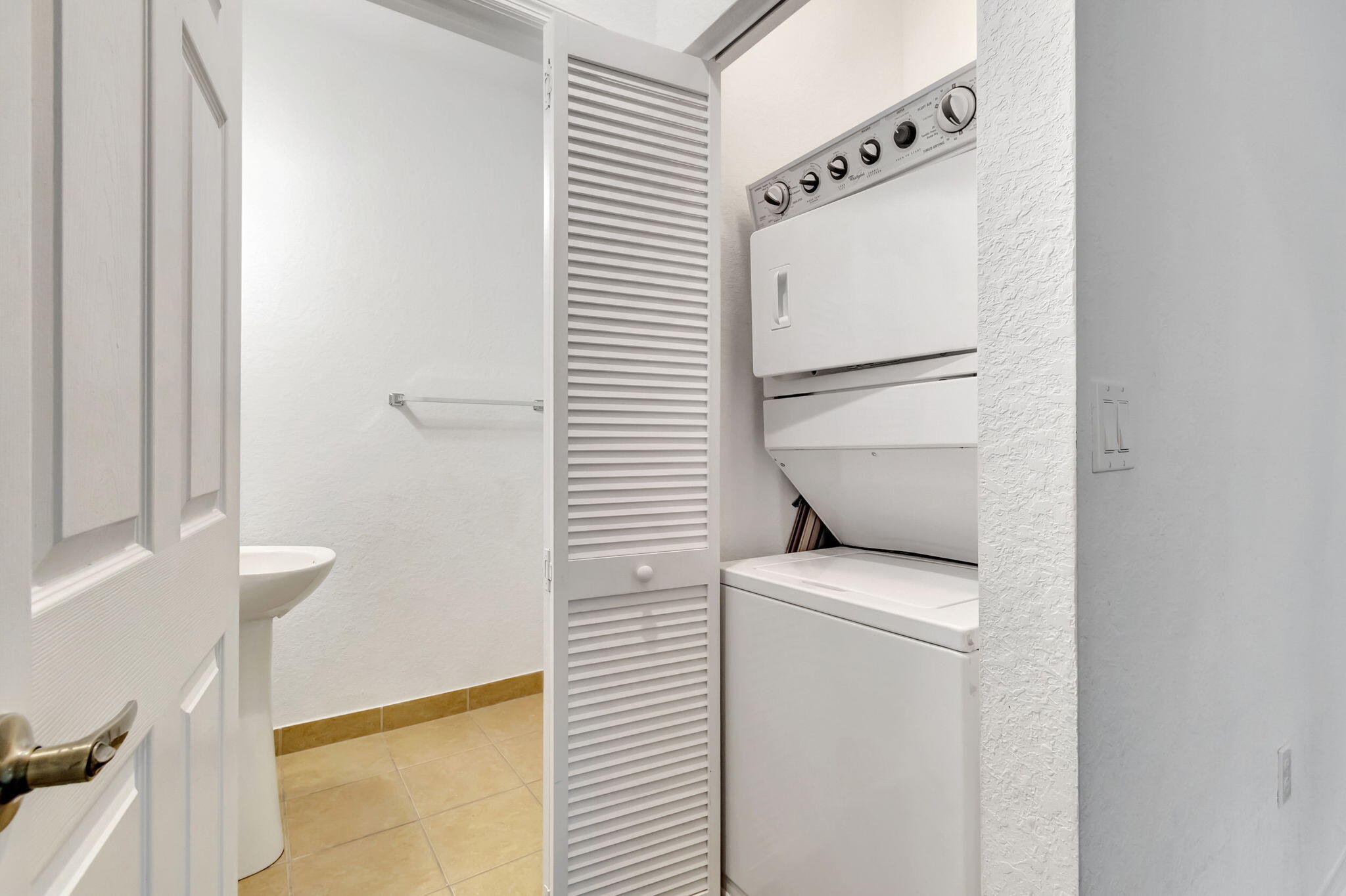 MONTEREY BAY TR - Residential Lease