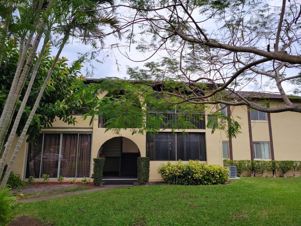 Photo of 302 Pine Ridge Circle #D-2, Greenacres, FL 33463 (MLS # R10950818)