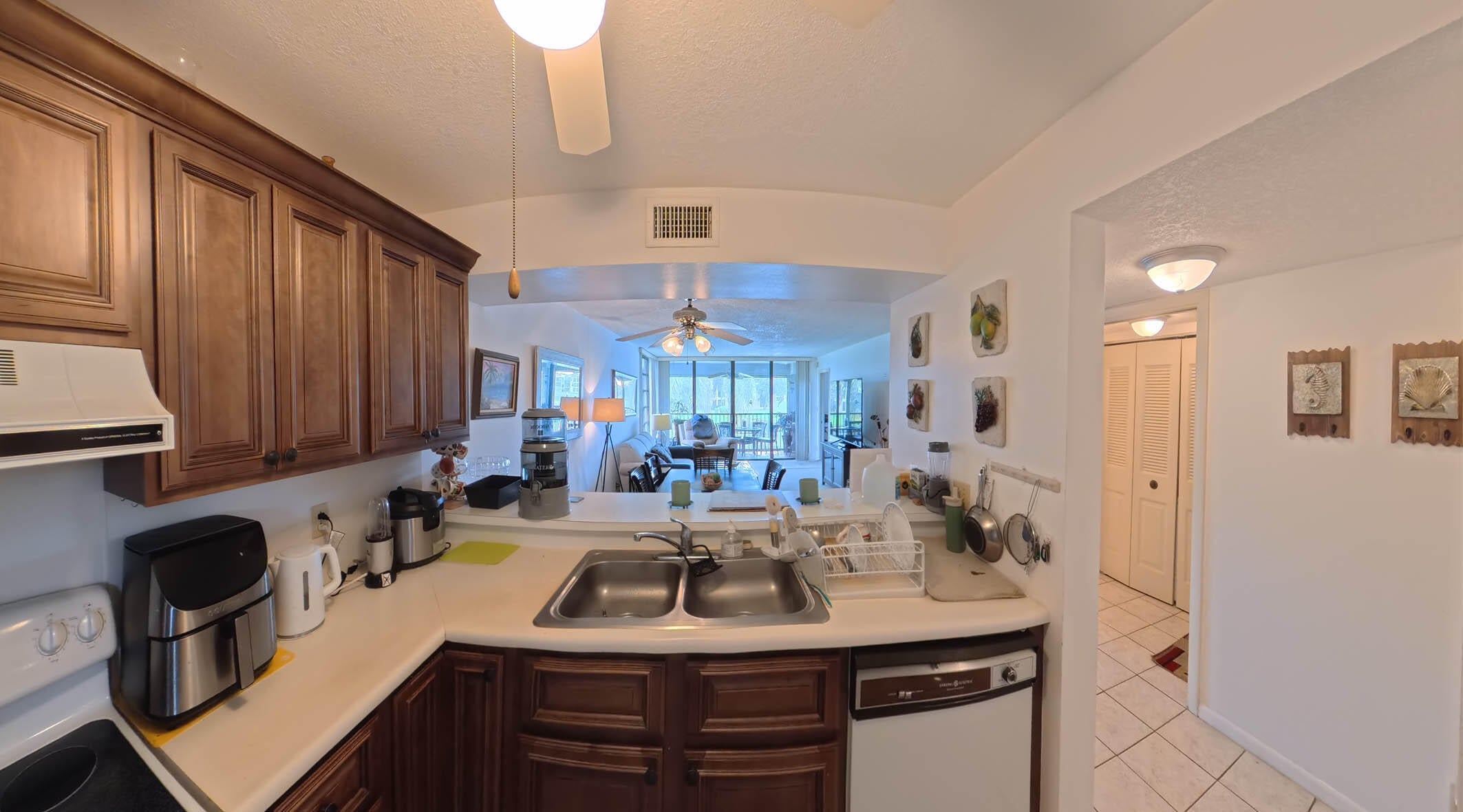 6618 CORAL LAKE Drive 206