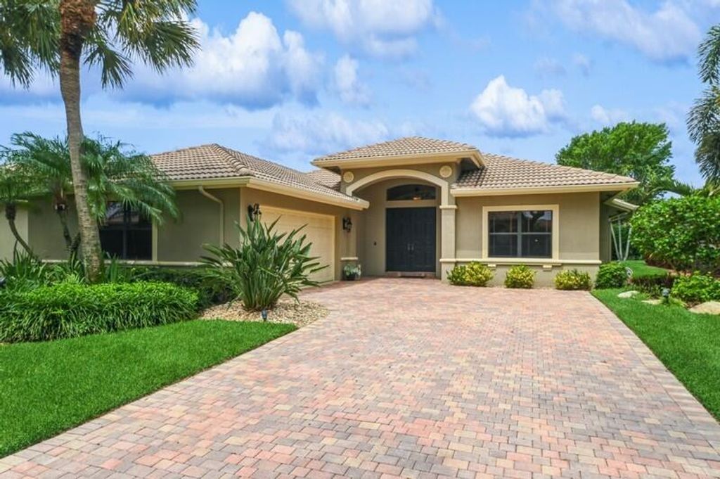 Photo of 11061 Via Amalfi, Boynton Beach, FL 33437 (MLS # R11106106)