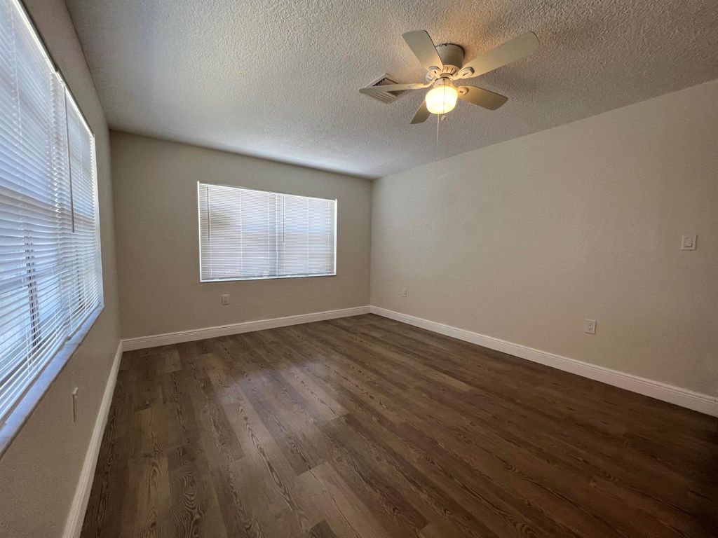 Photo of 1601 N 18th Street, Fort Pierce, FL 34950 (MLS # R11112017)