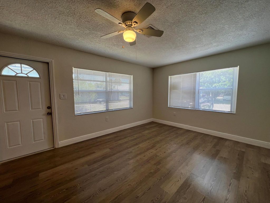 Photo of 1601 N 18th Street, Fort Pierce, FL 34950 (MLS # R11112017)