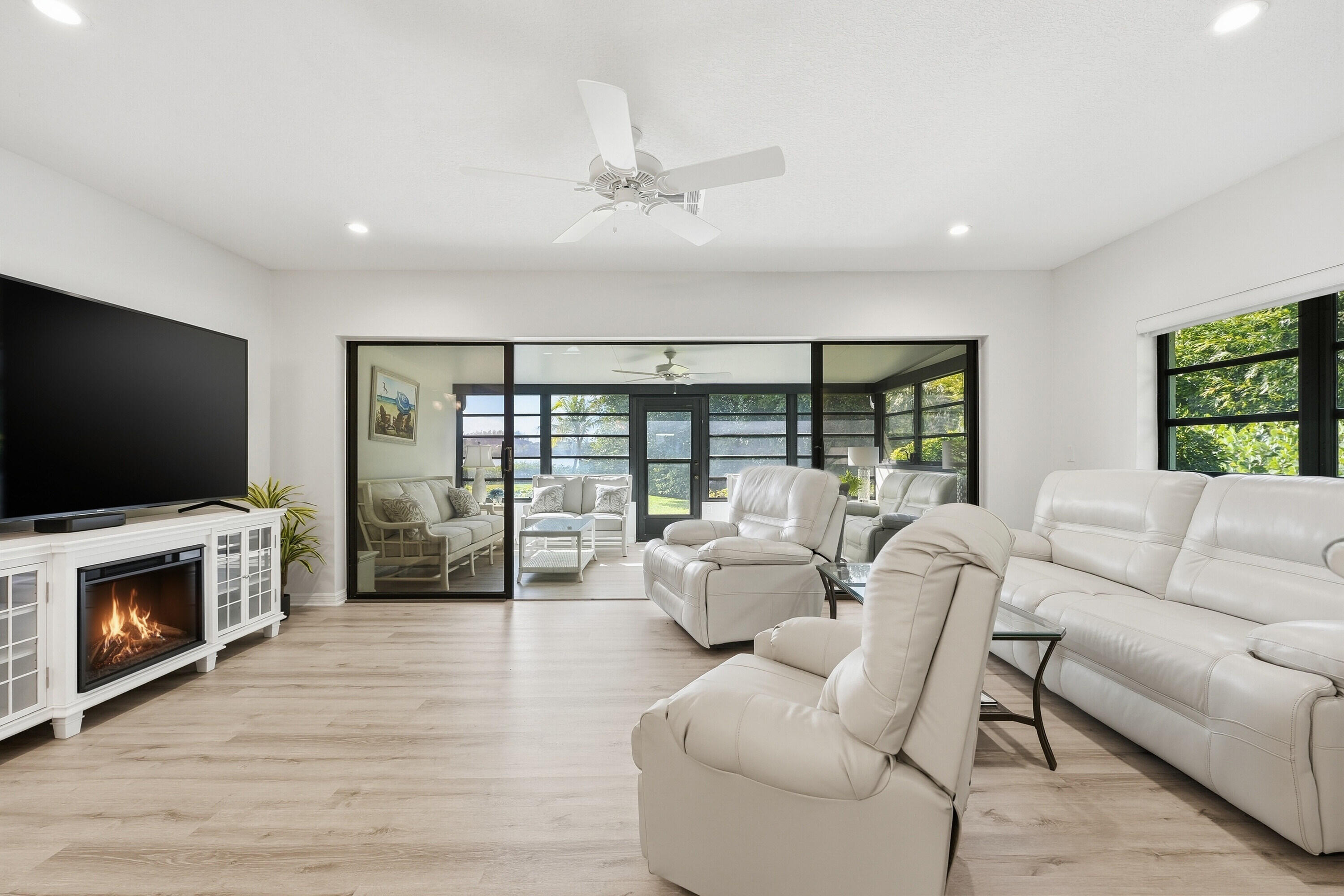 TARPON BAY MOORINGS - Residential