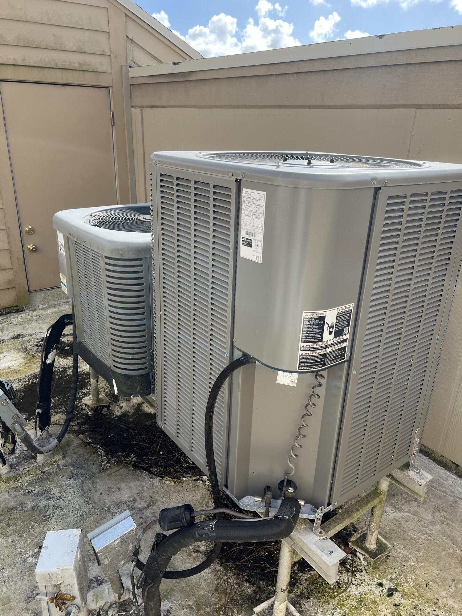 TARPON BAY MOORINGS - Residential